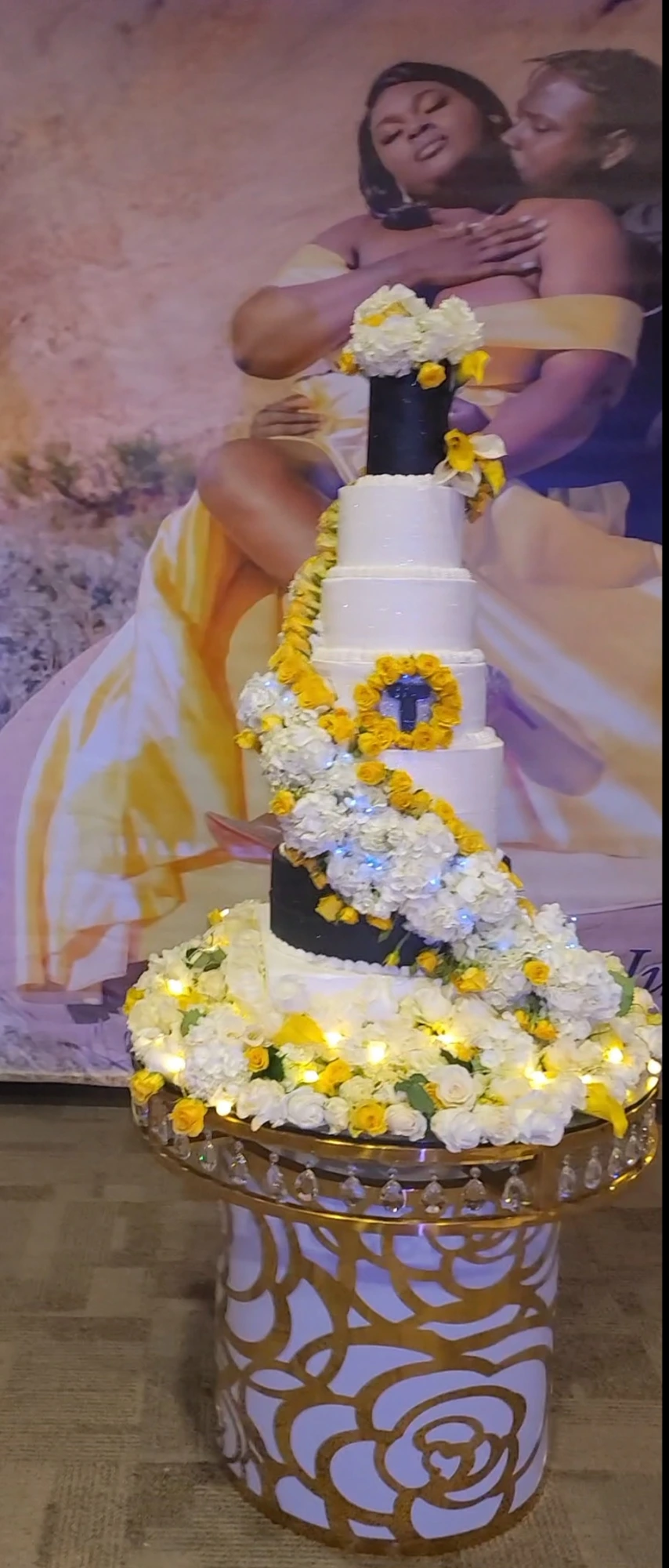 Cascading Gold Roses